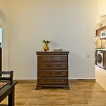 Ultracentral With Downtown View & Self Check-in * 布加勒斯特
