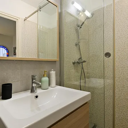 Ultracentral With Downtown View & Self Check-in *