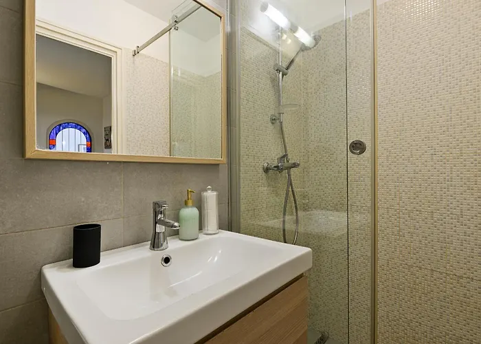 Ultracentral With Downtown View & Self Check-in *