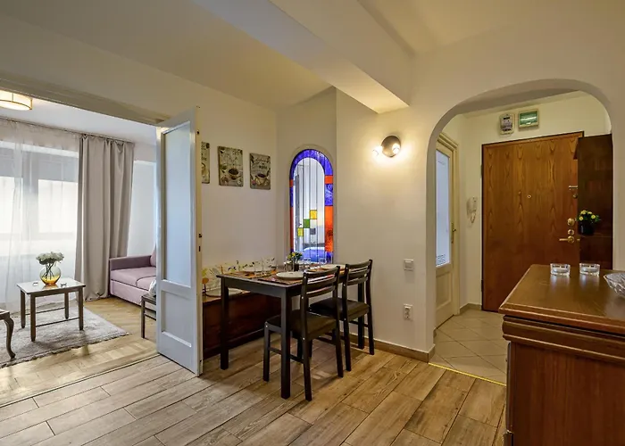 Ultracentral With Downtown View & Self Check-in