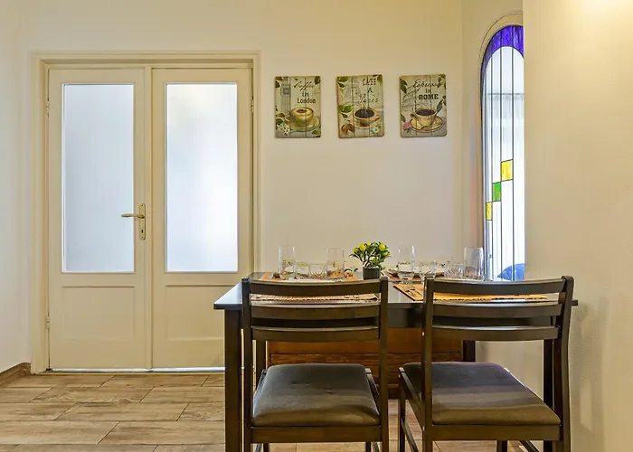 Ultracentral With Downtown View & Self Check-in Apartamento Bucarest