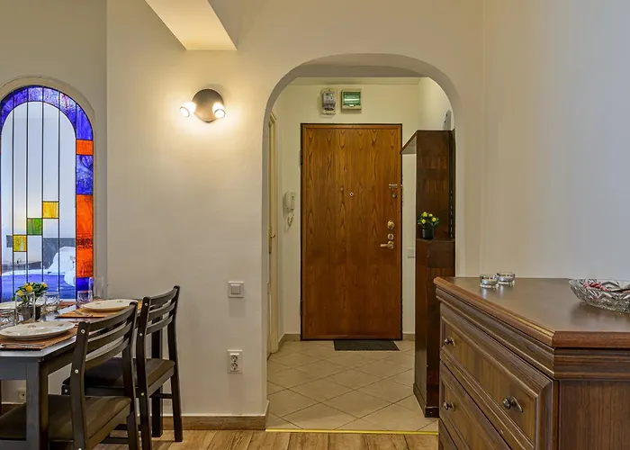 Ultracentral With Downtown View & Self Check-in